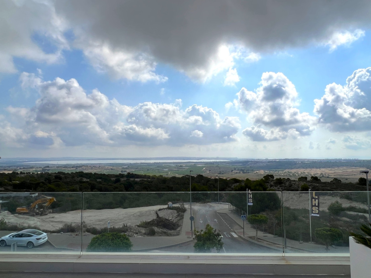 For sale - 5 Bedroom 3 Bathroom House - Detached Villa in San Miguel de Salinas - San Miguel de Salinas Centro  - Alicante