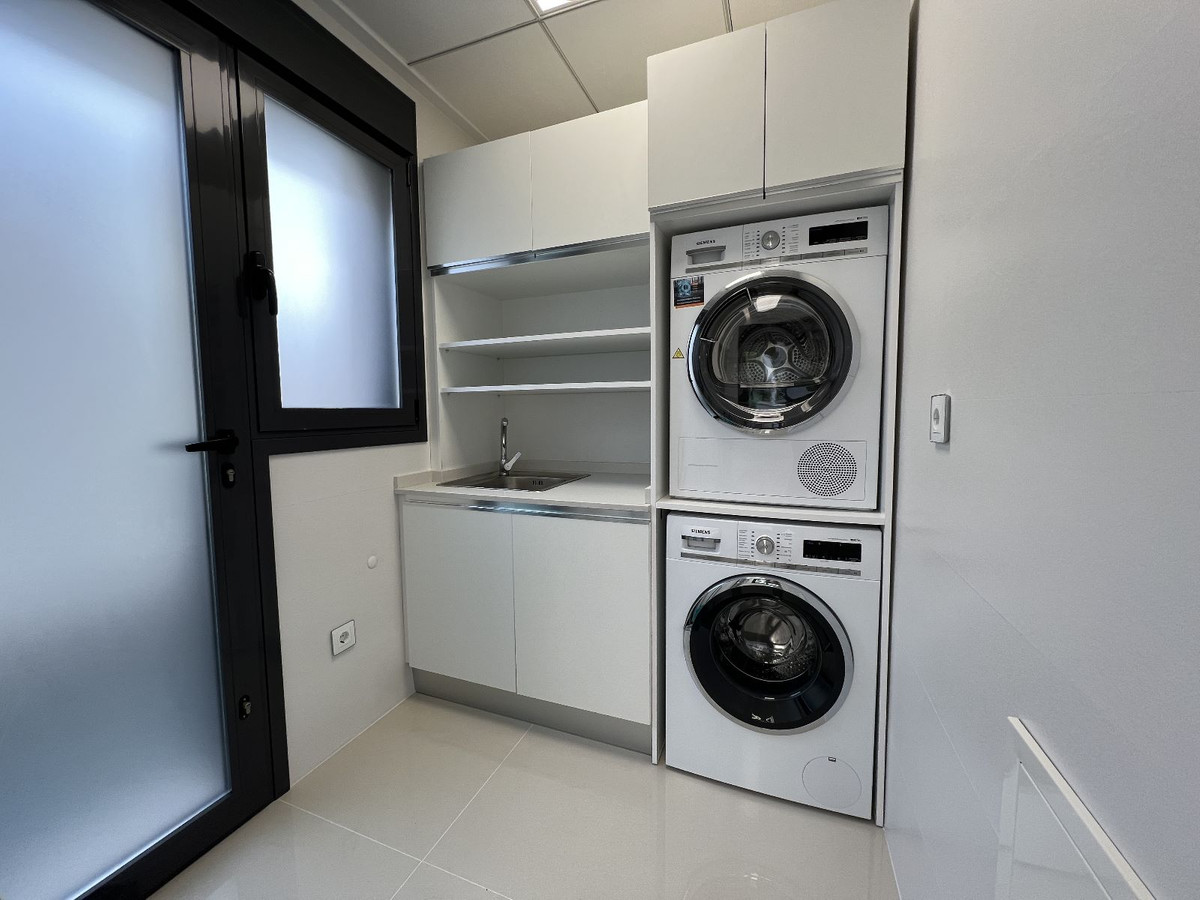 For sale - 5 Bedroom 3 Bathroom House - Detached Villa in San Miguel de Salinas - San Miguel de Salinas Centro  - Alicante