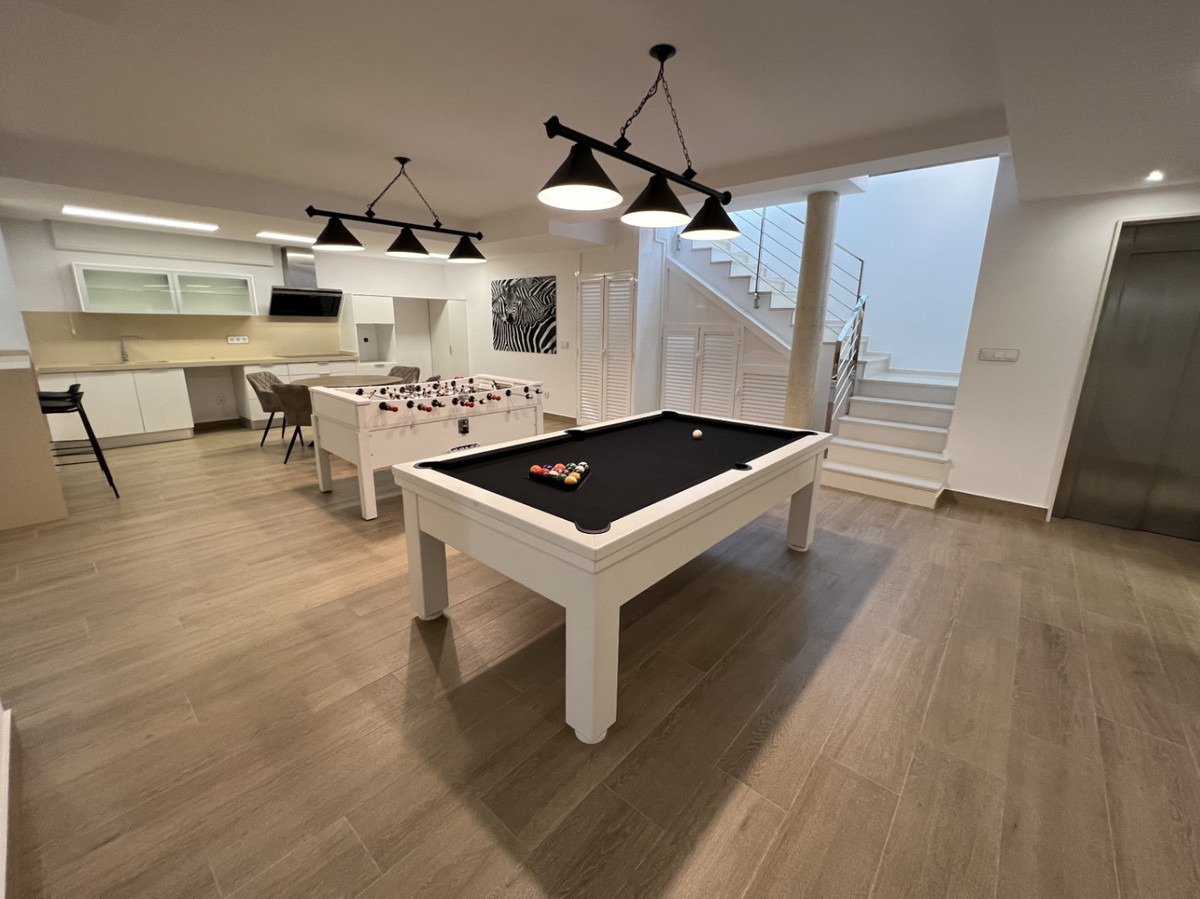 For sale - 5 Bedroom 3 Bathroom House - Detached Villa in San Miguel de Salinas - San Miguel de Salinas Centro  - Alicante