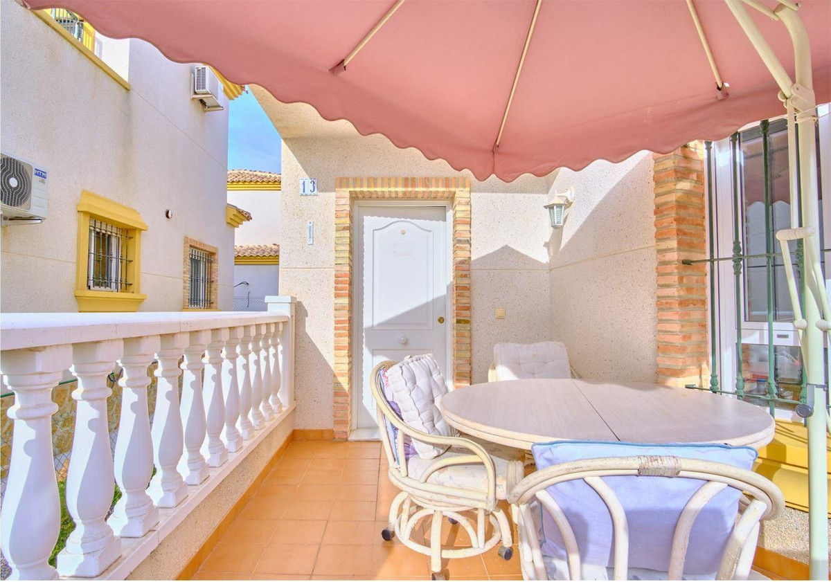 For sale - 3 Bedroom 2 Bathroom House - Detached Villa in Los Montesinos - Los Montesinos Centro  - Alicante