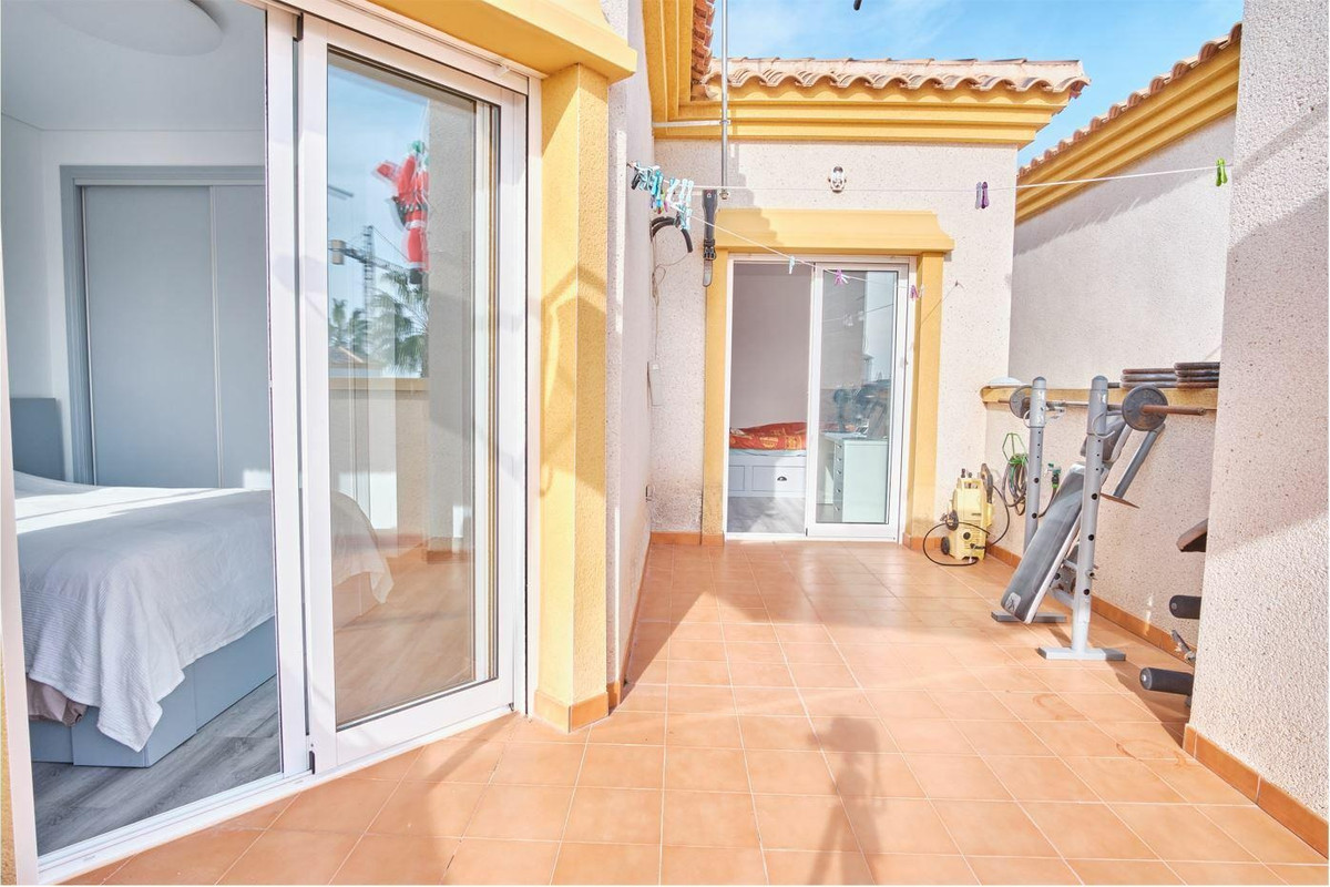 For sale - 3 Bedroom 2 Bathroom House - Detached Villa in Los Montesinos - Los Montesinos Centro  - Alicante