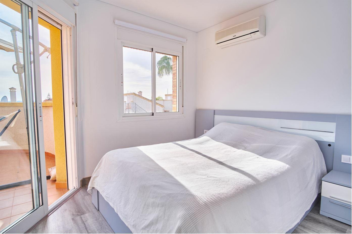 For sale - 3 Bedroom 2 Bathroom House - Detached Villa in Los Montesinos - Los Montesinos Centro  - Alicante