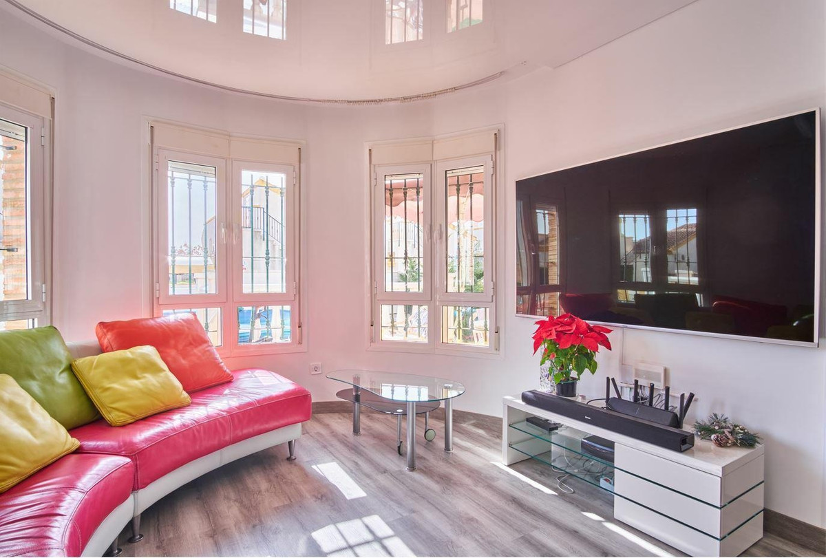 For sale - 3 Bedroom 2 Bathroom House - Detached Villa in Los Montesinos - Los Montesinos Centro  - Alicante