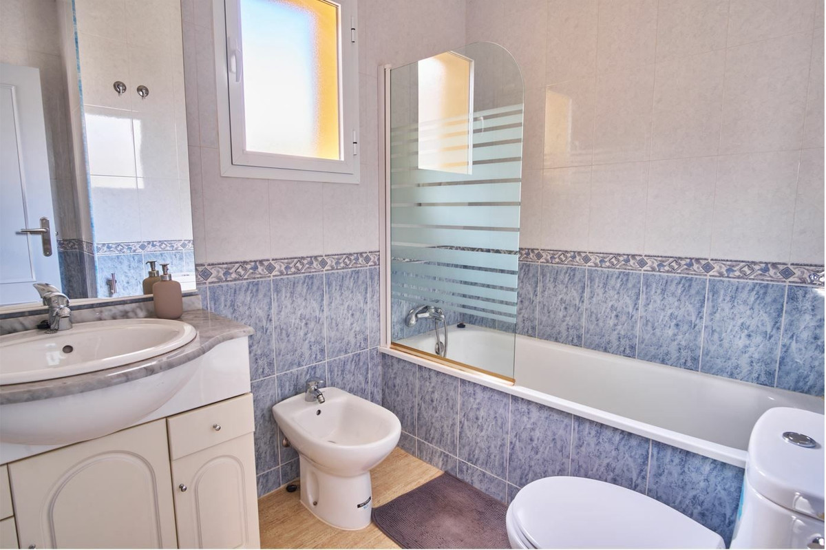 For sale - 3 Bedroom 2 Bathroom House - Detached Villa in Los Montesinos - Los Montesinos Centro  - Alicante