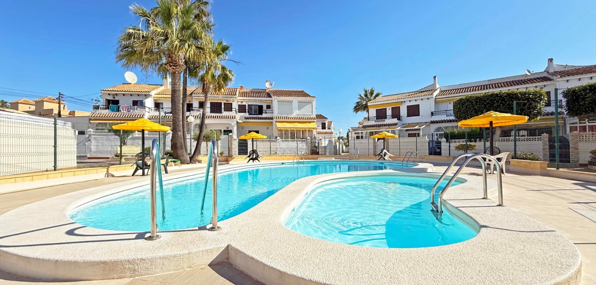 For sale - 2 Bedroom 1 Bathroom Apartment in Torrevieja - Torrelamata - La Mata  - Alicante