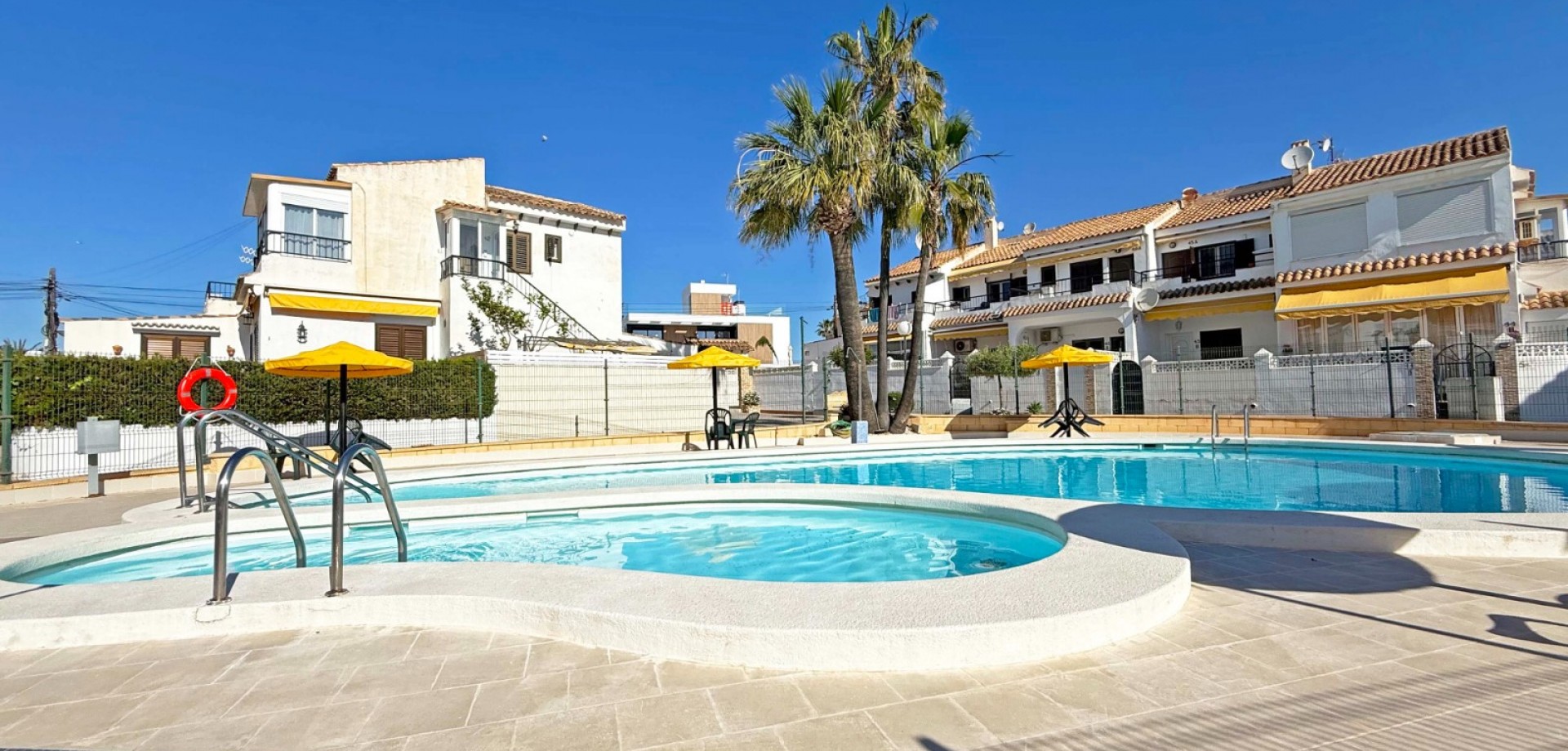 For sale - 2 Bedroom 1 Bathroom Apartment in Torrevieja - Torrelamata - La Mata  - Alicante