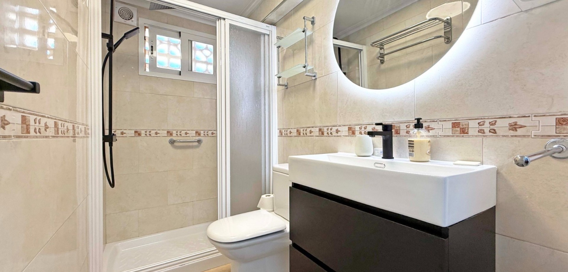 For sale - 2 Bedroom 1 Bathroom Apartment in Torrevieja - Torrelamata - La Mata  - Alicante