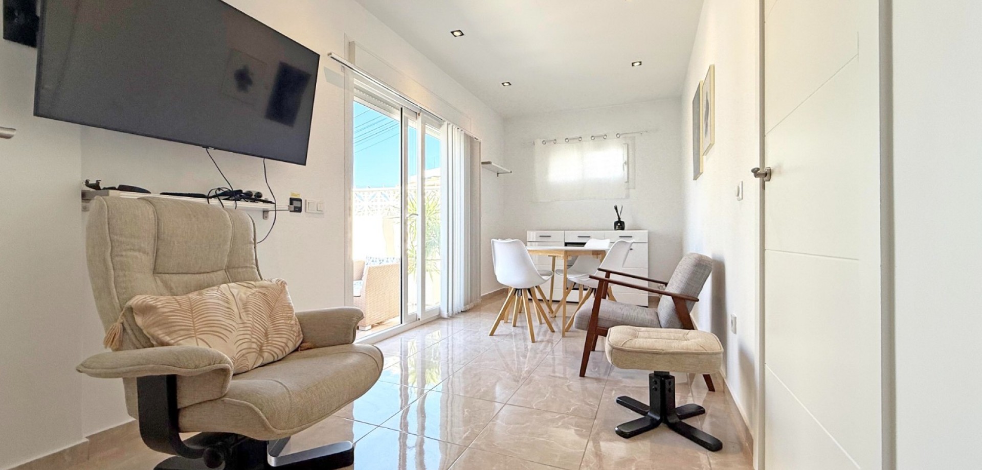 For sale - 2 Bedroom 1 Bathroom Apartment in Torrevieja - Torrelamata - La Mata  - Alicante