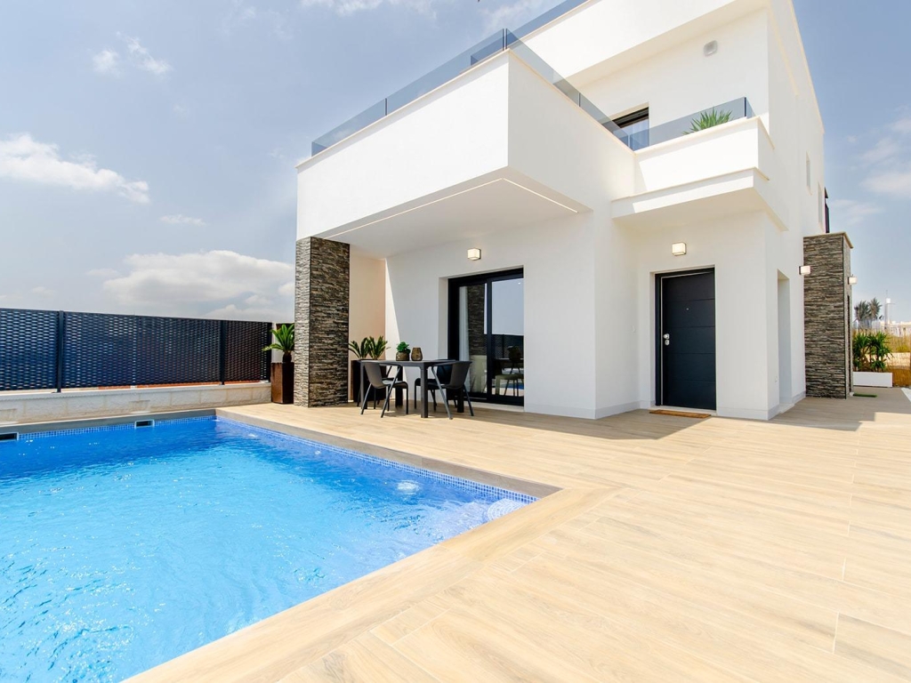 3 Bedroom 3 Bathroom Villa in Los Montesinos