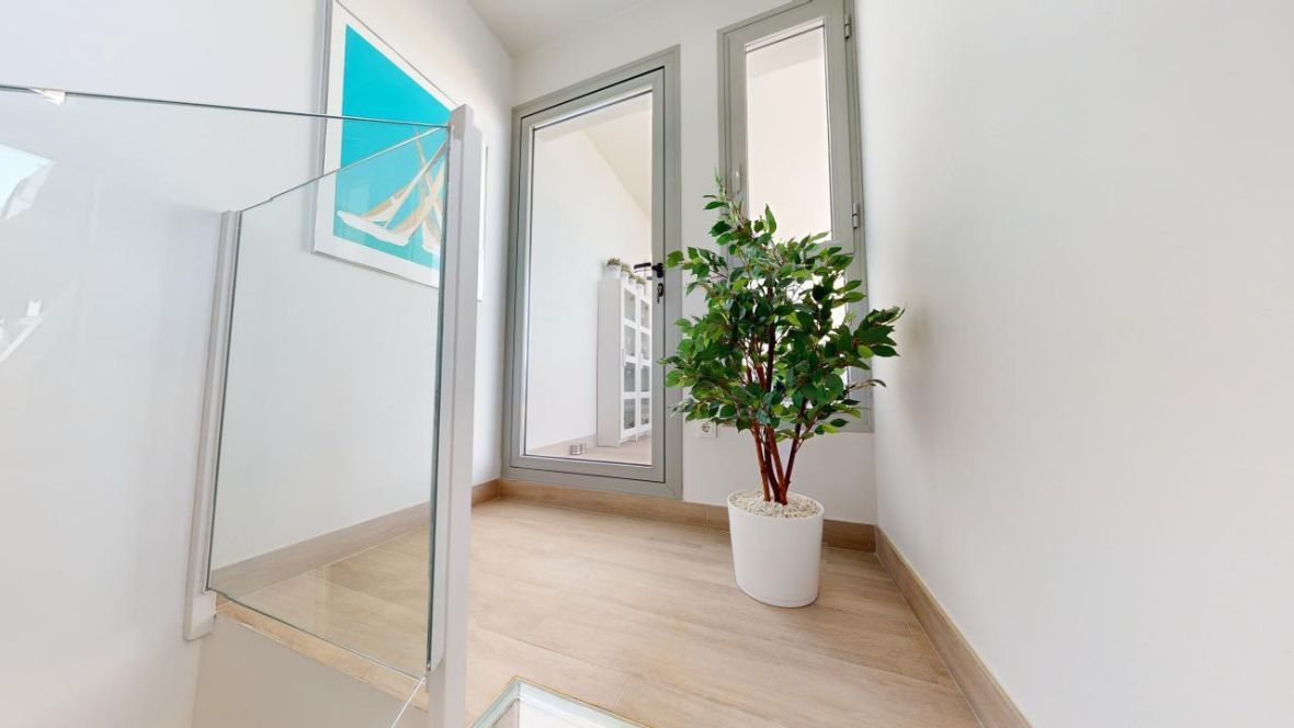 For sale - 3 Bedroom 4 Bathroom apartment in Villajoyosa -  - Alicante