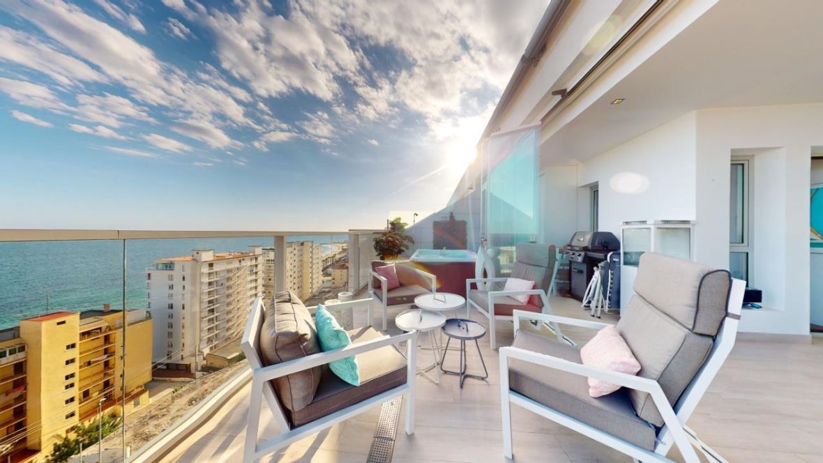 For sale - 3 Bedroom 4 Bathroom apartment in Villajoyosa -  - Alicante