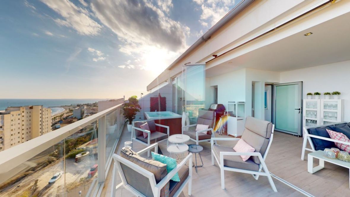 For sale - 3 Bedroom 4 Bathroom apartment in Villajoyosa -  - Alicante