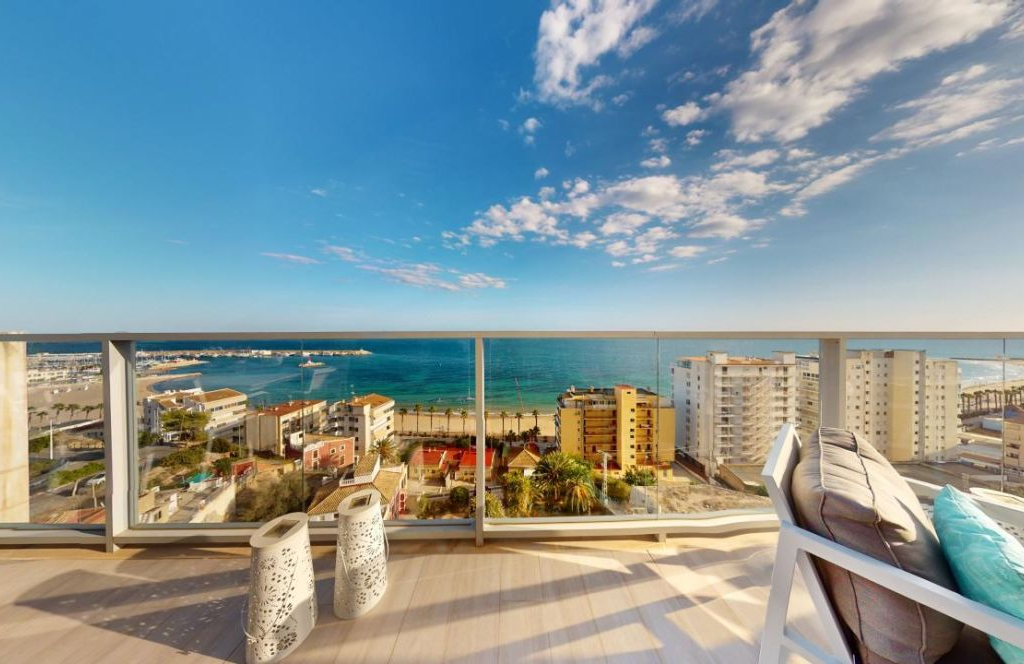 3 Bedroom 4 Bathroom apartment in Villajoyosa