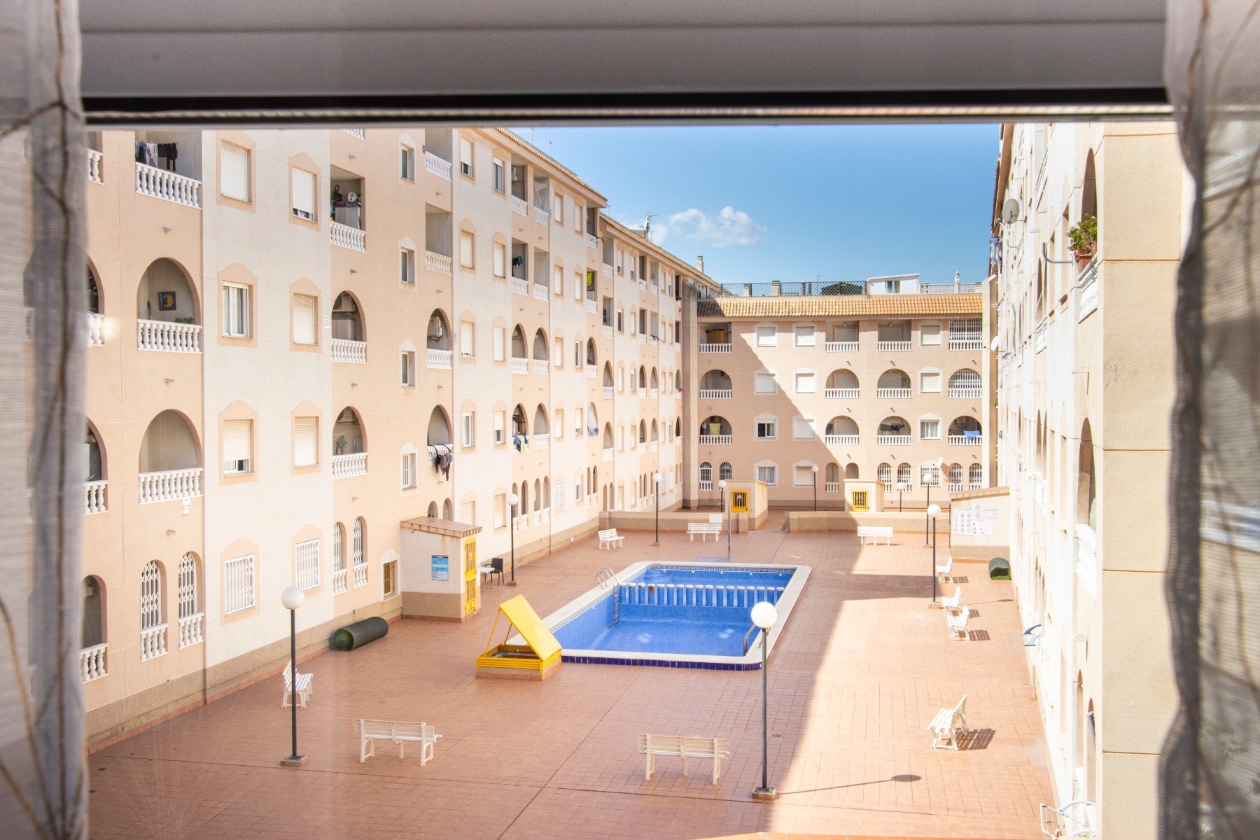 For sale - 2 Bedroom 1 Bathroom Apartment in Torrevieja - Centro  - Alicante