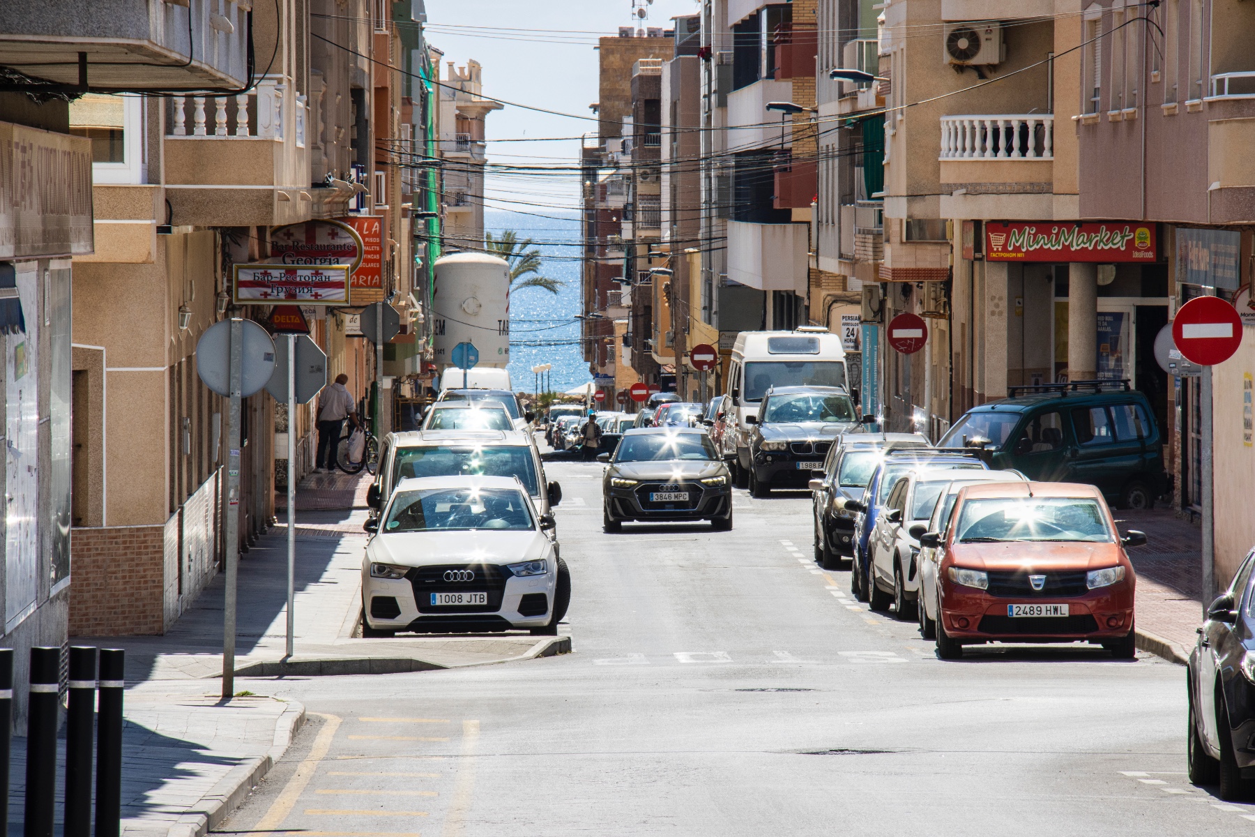 For sale - 2 Bedroom 1 Bathroom Apartment in Torrevieja - Centro  - Alicante