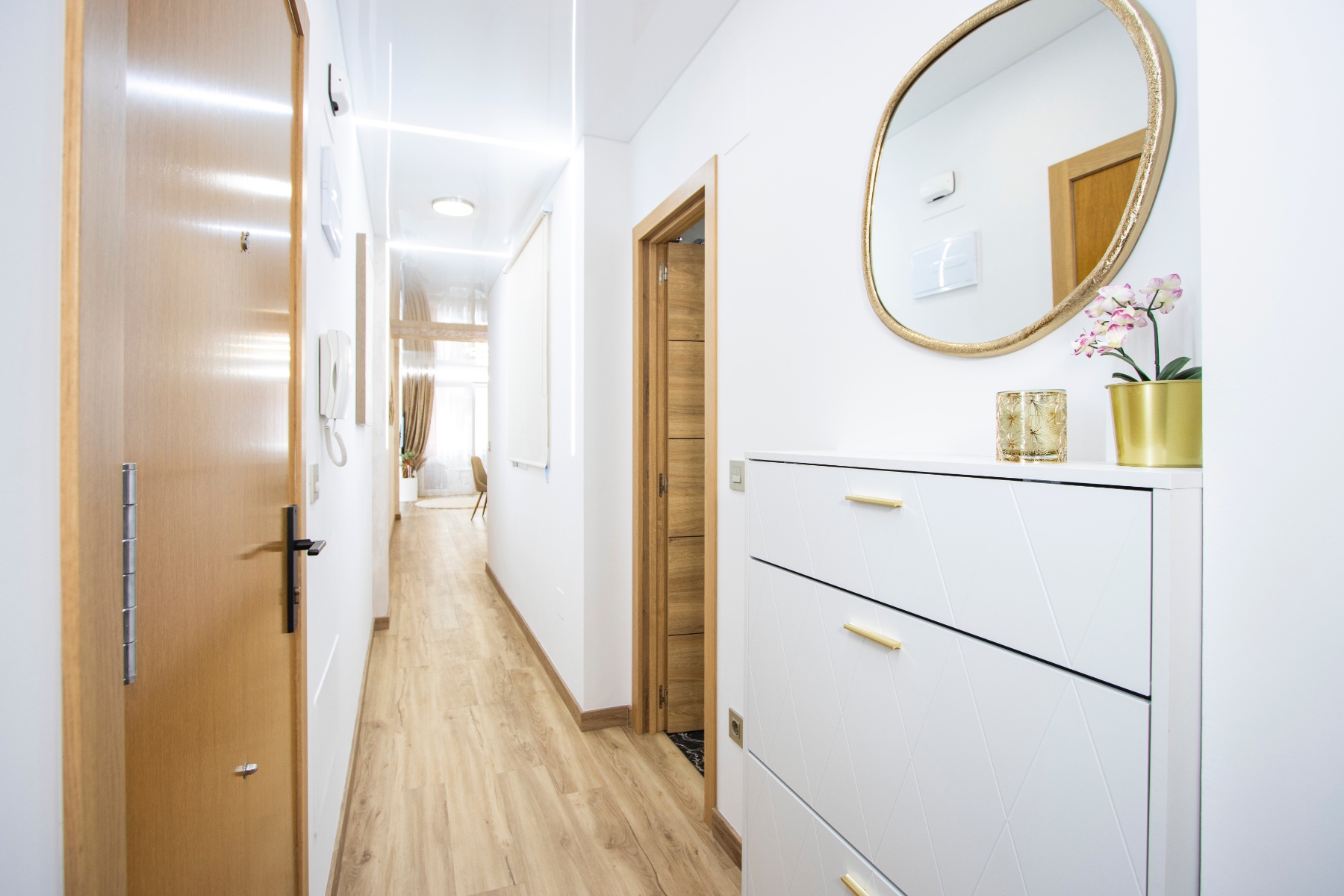 For sale - 2 Bedroom 1 Bathroom Apartment in Torrevieja - Centro  - Alicante