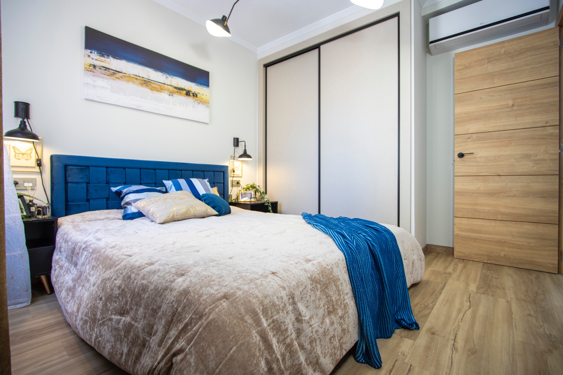 For sale - 2 Bedroom 1 Bathroom Apartment in Torrevieja - Centro  - Alicante