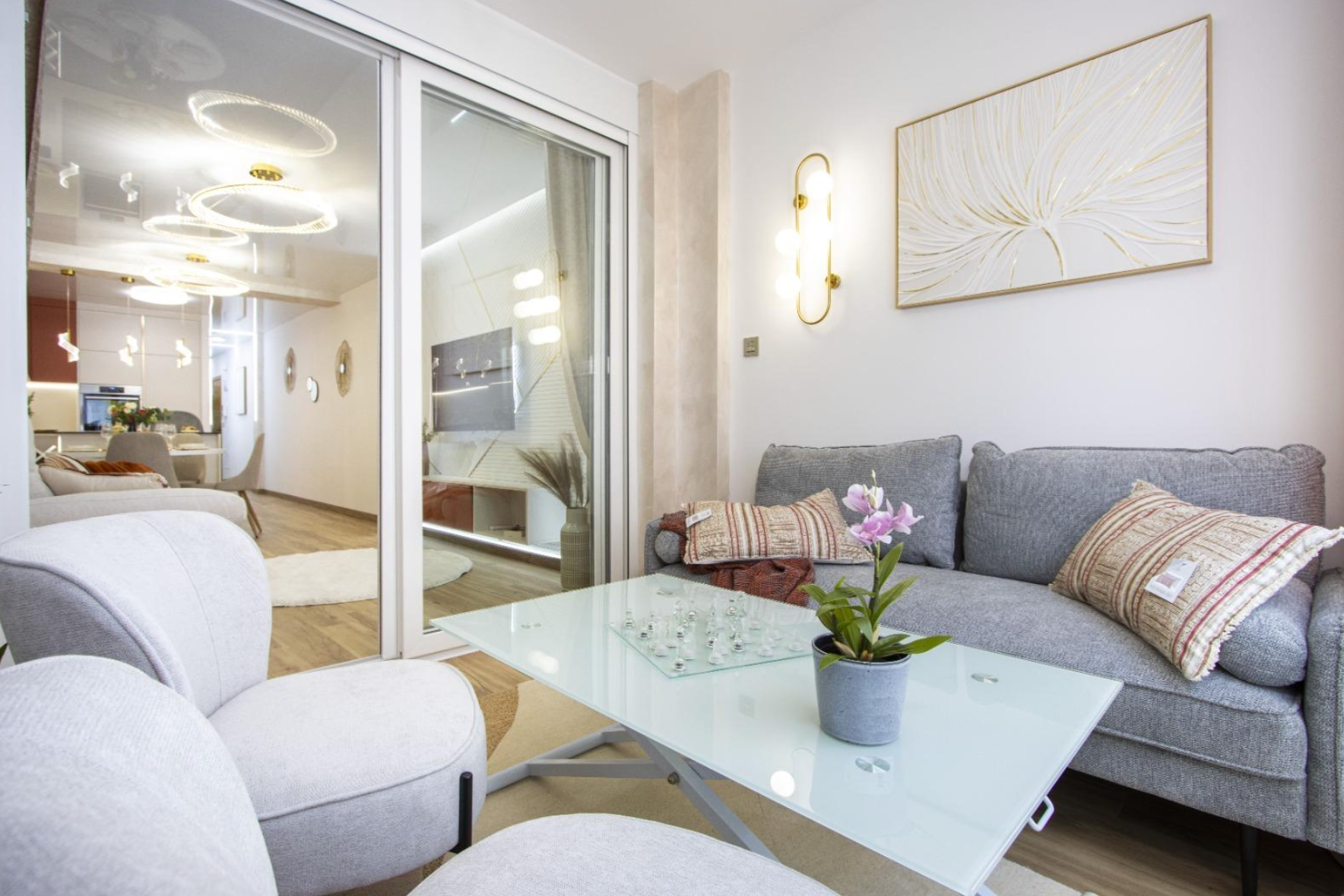 For sale - 2 Bedroom 1 Bathroom Apartment in Torrevieja - Centro  - Alicante