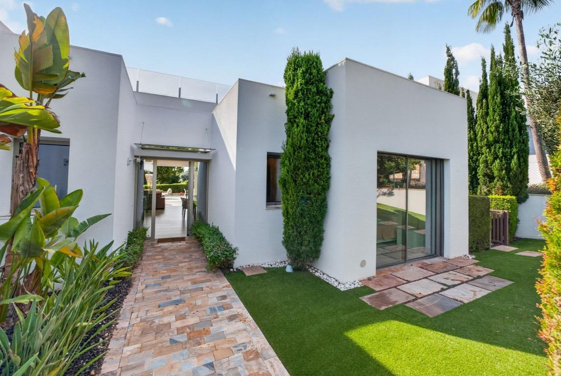 For sale - 4 Bedroom 3 Bathroom House - Detached Villa in Orihuela - Las Colinas Golf  - Alicante