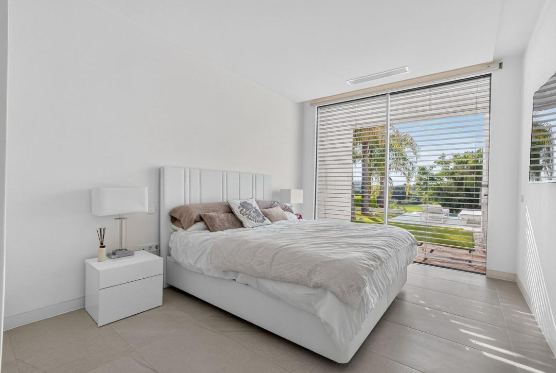For sale - 4 Bedroom 3 Bathroom House - Detached Villa in Orihuela - Las Colinas Golf  - Alicante