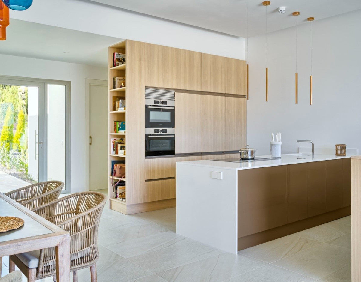 For sale - 4 Bedroom 3 Bathroom House - Detached Villa in Orihuela - Las Colinas Golf  - Alicante