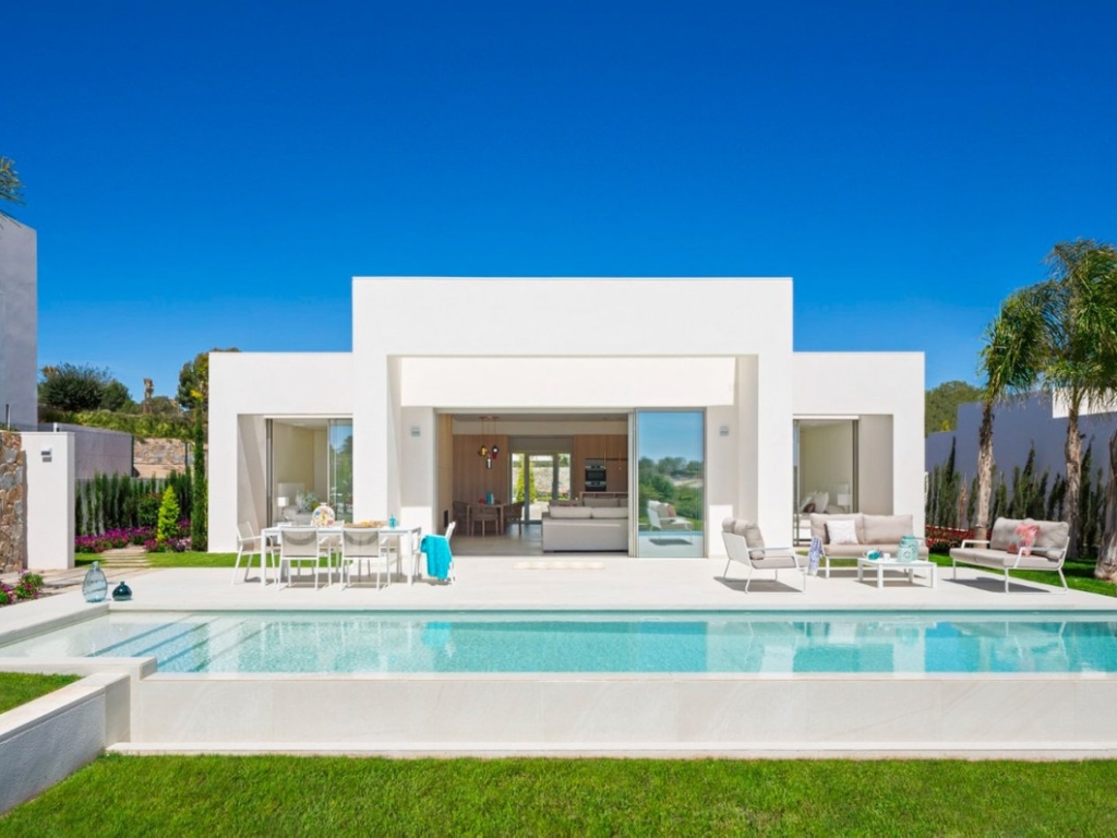 4 Bedroom 3 Bathroom House - Detached Villa in Orihuela