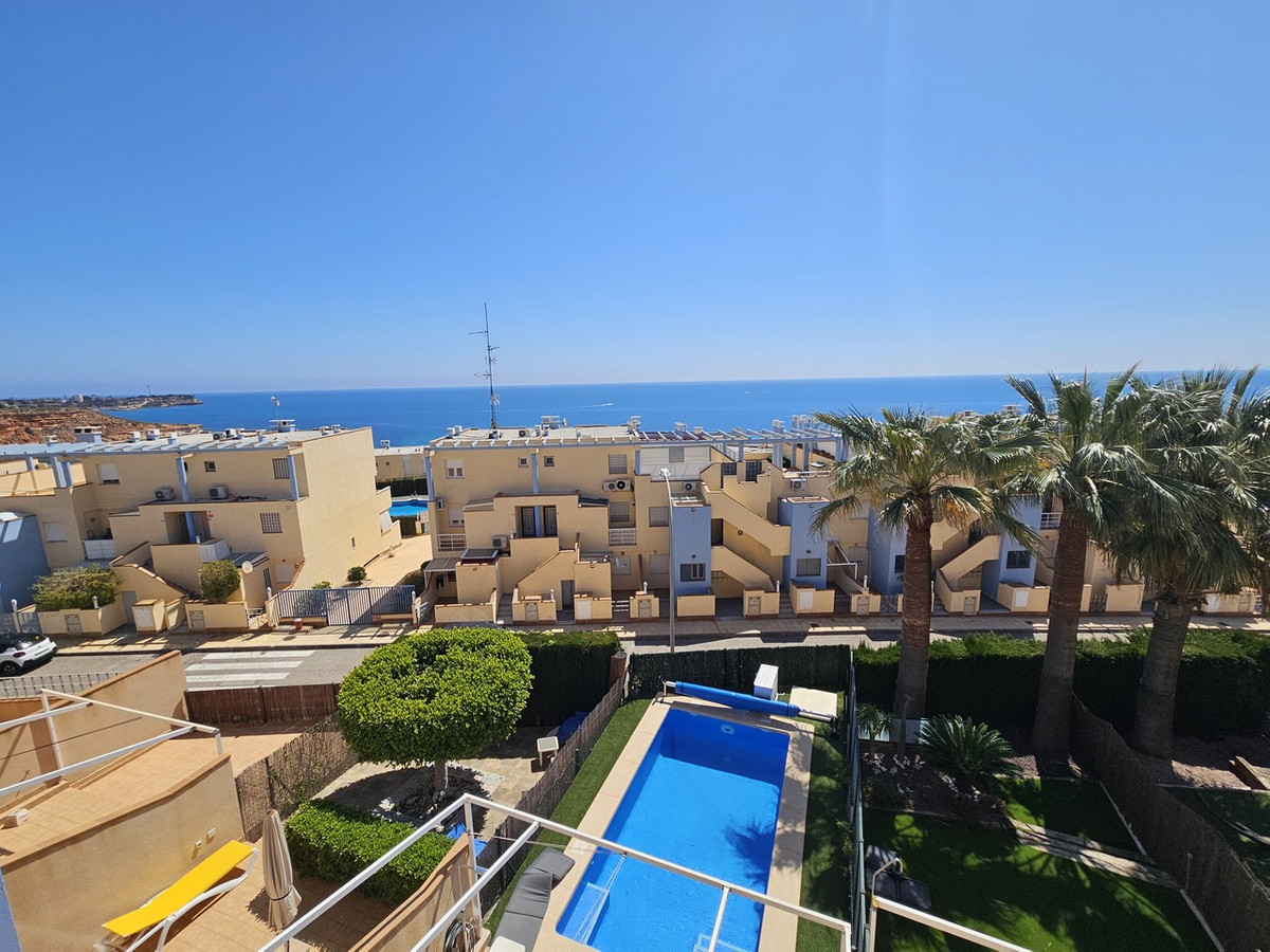Sold - 3 Bedroom 3 Bathroom Detached Villa in Cabo Roig - Cabo Roig  - Alicante