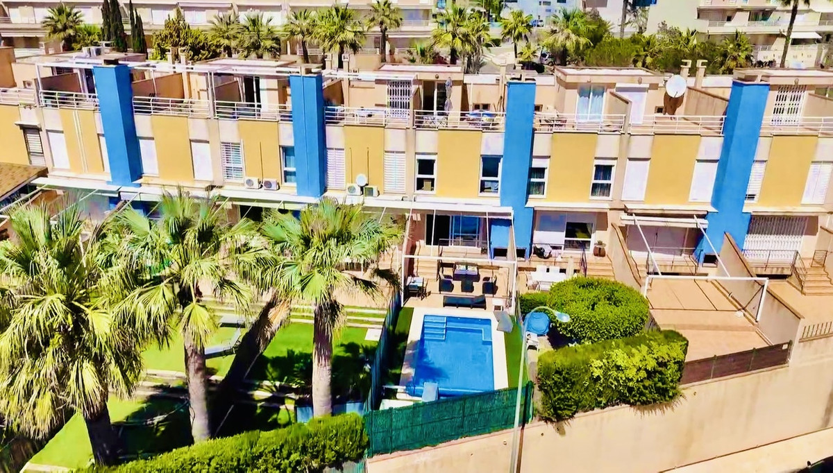 Sold - 3 Bedroom 3 Bathroom Detached Villa in Cabo Roig - Cabo Roig  - Alicante