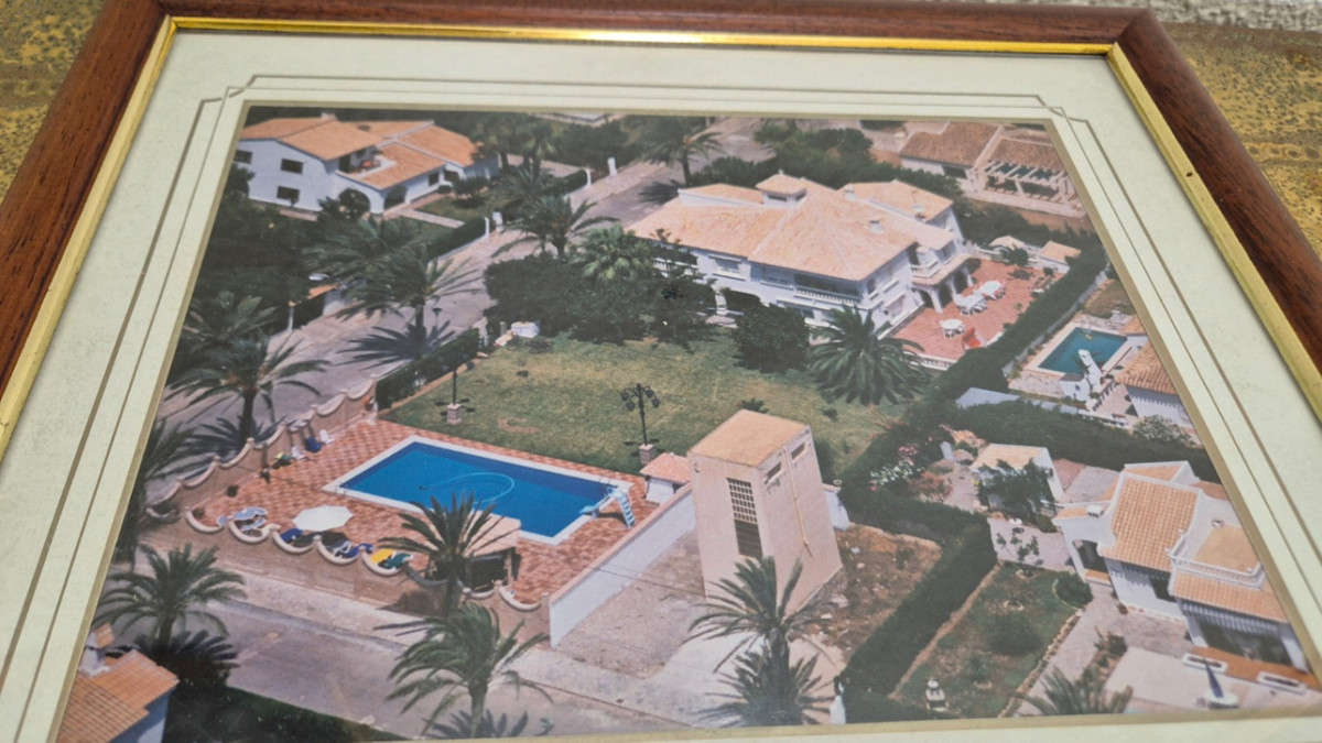 For sale - 7 Bedroom 3 Bathroom House - Detached Villa in Orihuela - Orihuela Centro  - Alicante