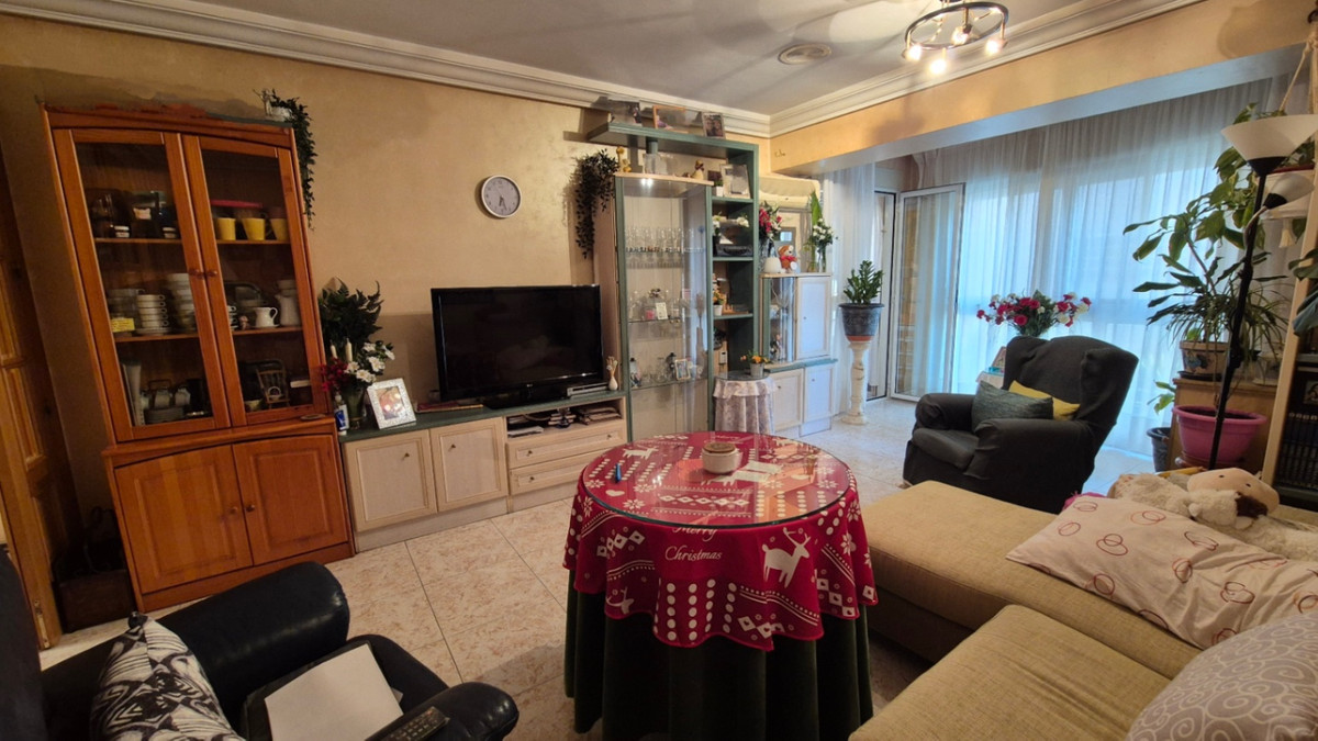 For sale - 3 Bedroom 2 Bathroom Apartment - Ground Floor Apartment in Torrevieja - Torrevieja Centro  - Alicante
