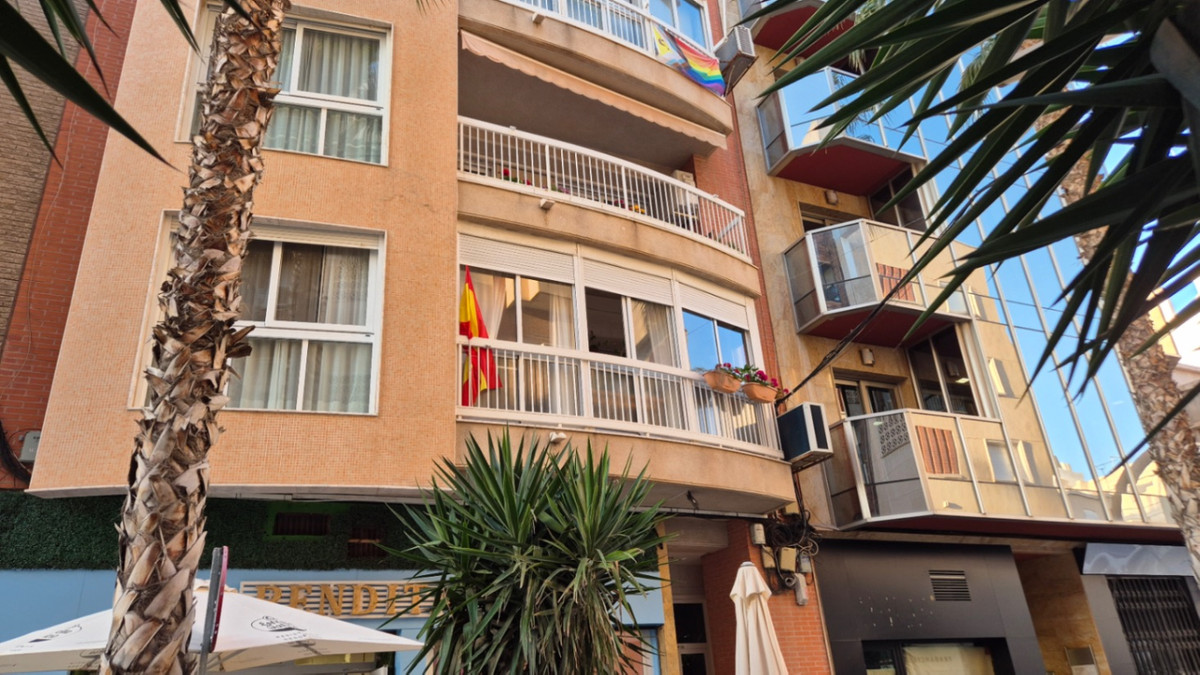 For sale - 3 Bedroom 2 Bathroom Apartment - Ground Floor Apartment in Torrevieja - Torrevieja Centro  - Alicante