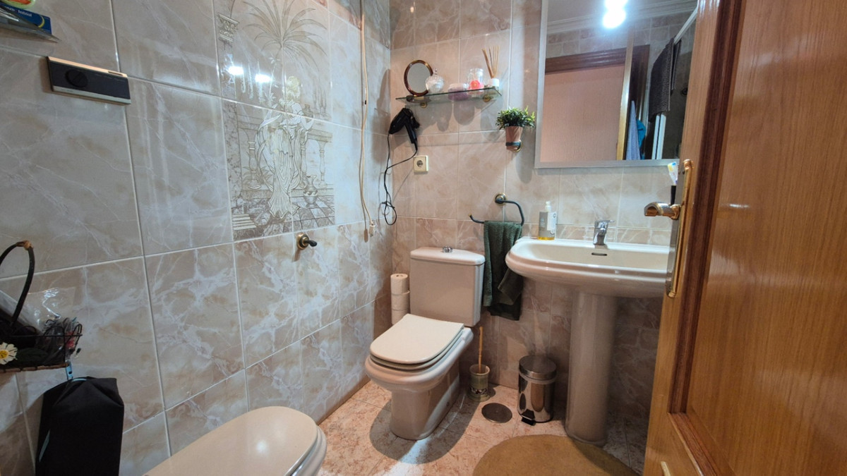 For sale - 3 Bedroom 2 Bathroom Apartment - Ground Floor Apartment in Torrevieja - Torrevieja Centro  - Alicante