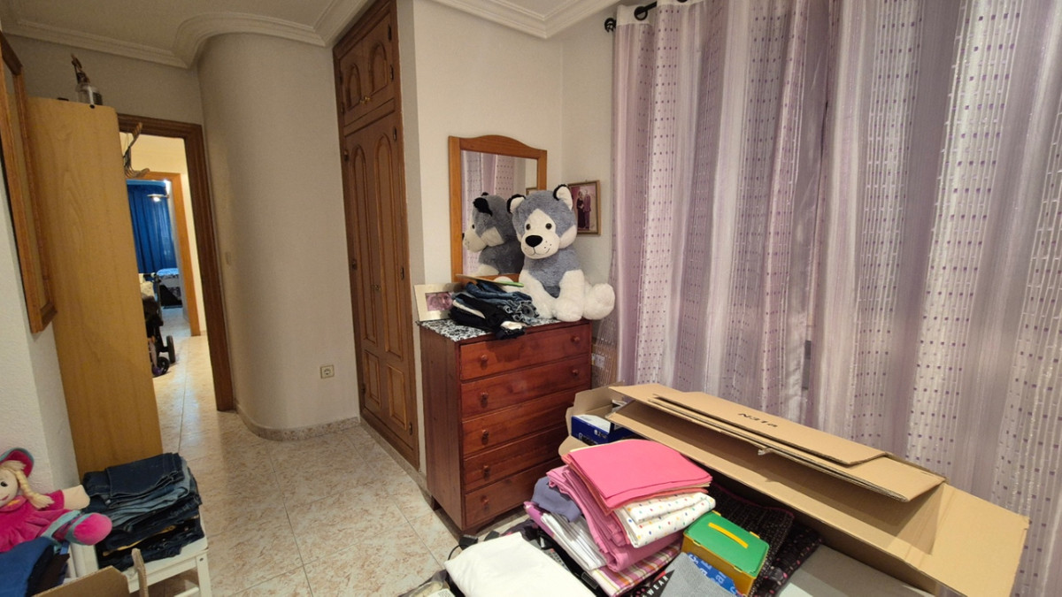 For sale - 3 Bedroom 2 Bathroom Apartment - Ground Floor Apartment in Torrevieja - Torrevieja Centro  - Alicante