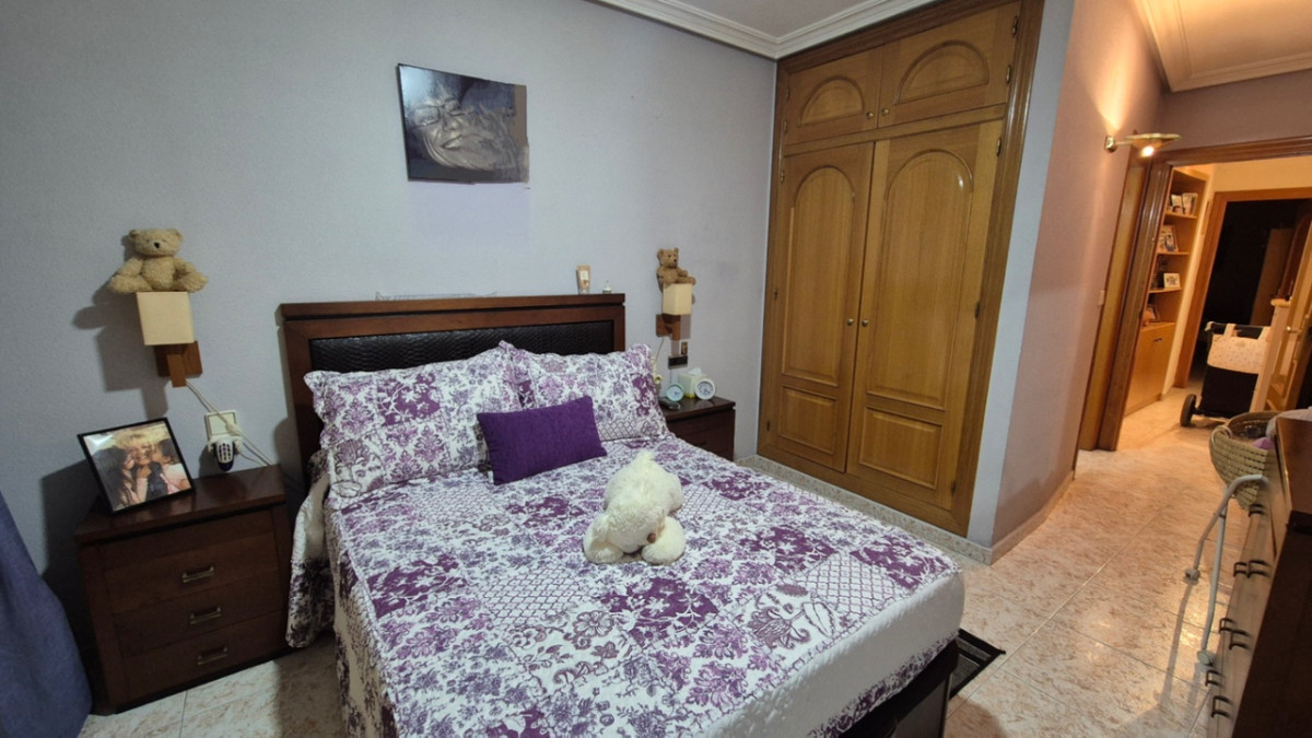 For sale - 3 Bedroom 2 Bathroom Apartment - Ground Floor Apartment in Torrevieja - Torrevieja Centro  - Alicante