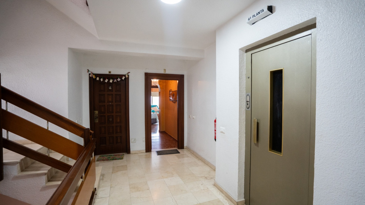 For sale - 3 Bedroom 2 Bathroom Apartment - Ground Floor Apartment in Torrevieja - Torrevieja Centro  - Alicante