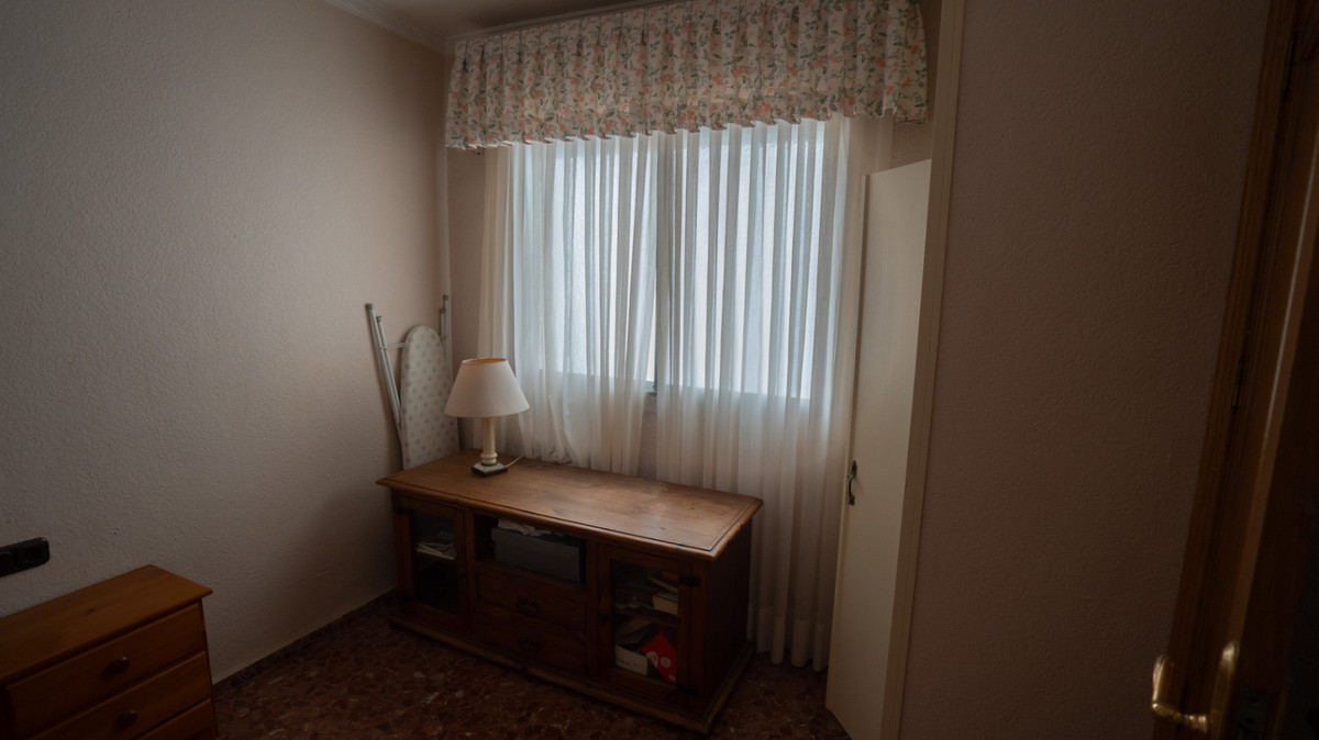 For sale - 3 Bedroom 2 Bathroom Apartment - Ground Floor Apartment in Torrevieja - Torrevieja Centro  - Alicante