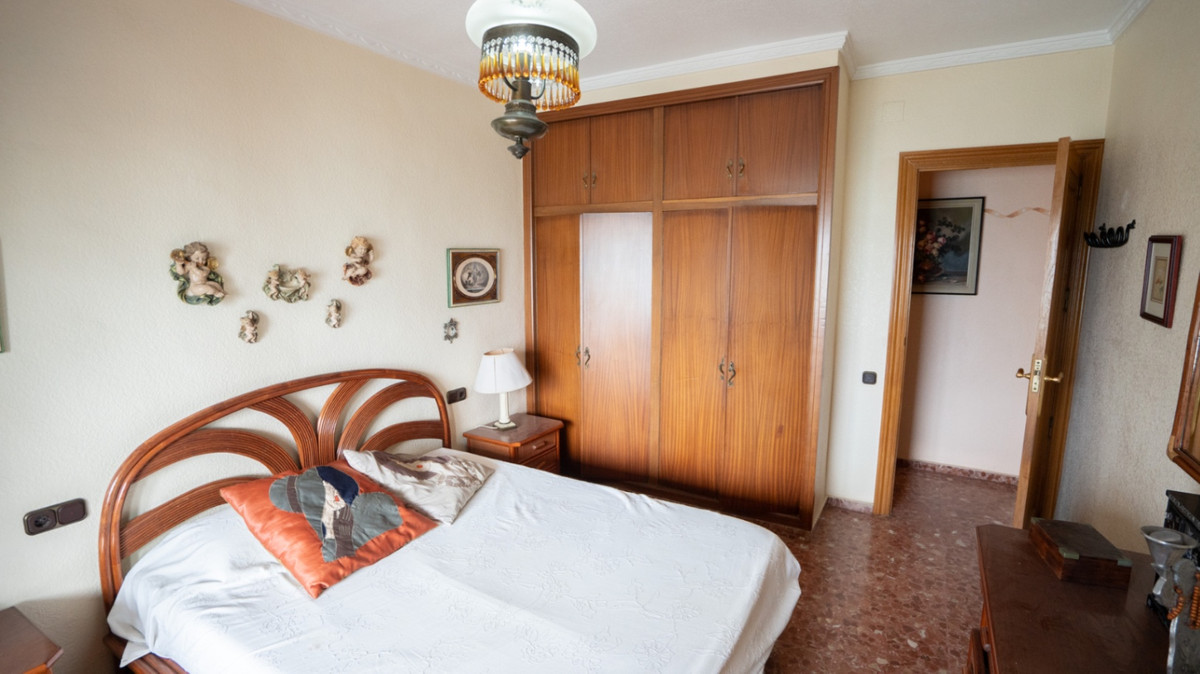 For sale - 3 Bedroom 2 Bathroom Apartment - Ground Floor Apartment in Torrevieja - Torrevieja Centro  - Alicante