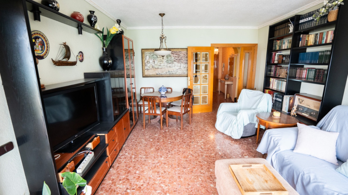 For sale - 3 Bedroom 2 Bathroom Apartment - Ground Floor Apartment in Torrevieja - Torrevieja Centro  - Alicante