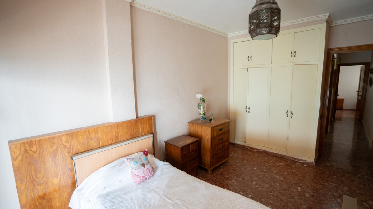 For sale - 3 Bedroom 2 Bathroom Apartment - Ground Floor Apartment in Torrevieja - Torrevieja Centro  - Alicante