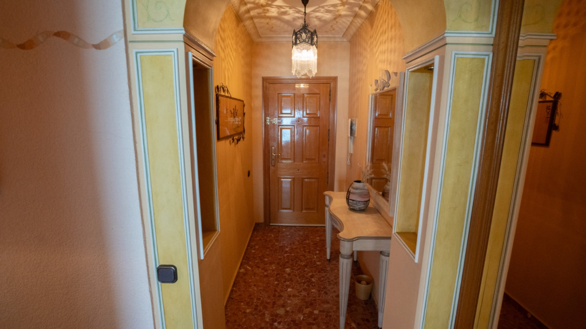 For sale - 3 Bedroom 2 Bathroom Apartment - Ground Floor Apartment in Torrevieja - Torrevieja Centro  - Alicante