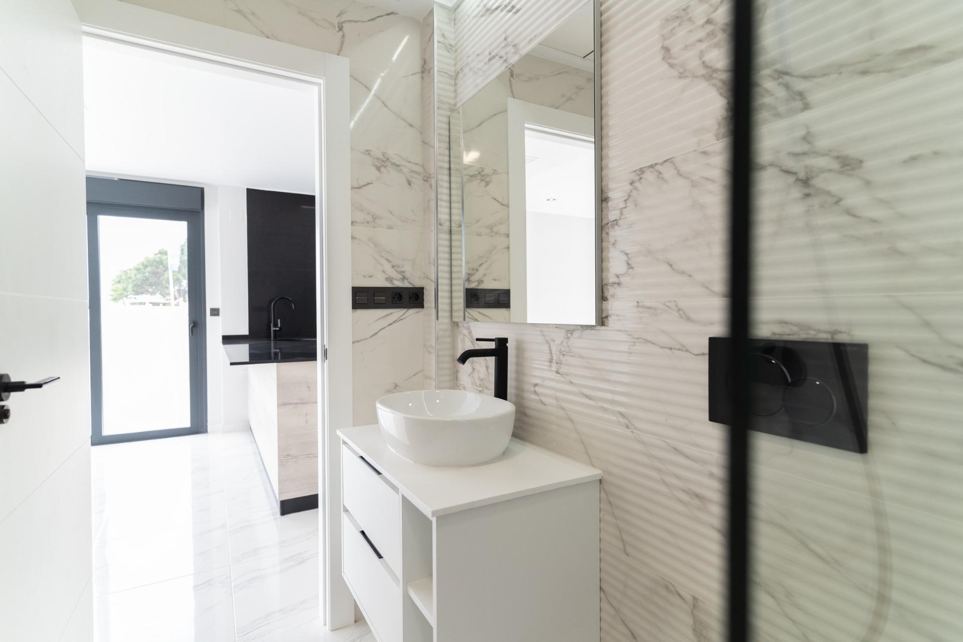 For sale - 4 Bedroom 3 Bathroom Villa in Orihuela Costa - Punta Prima  - Alicante