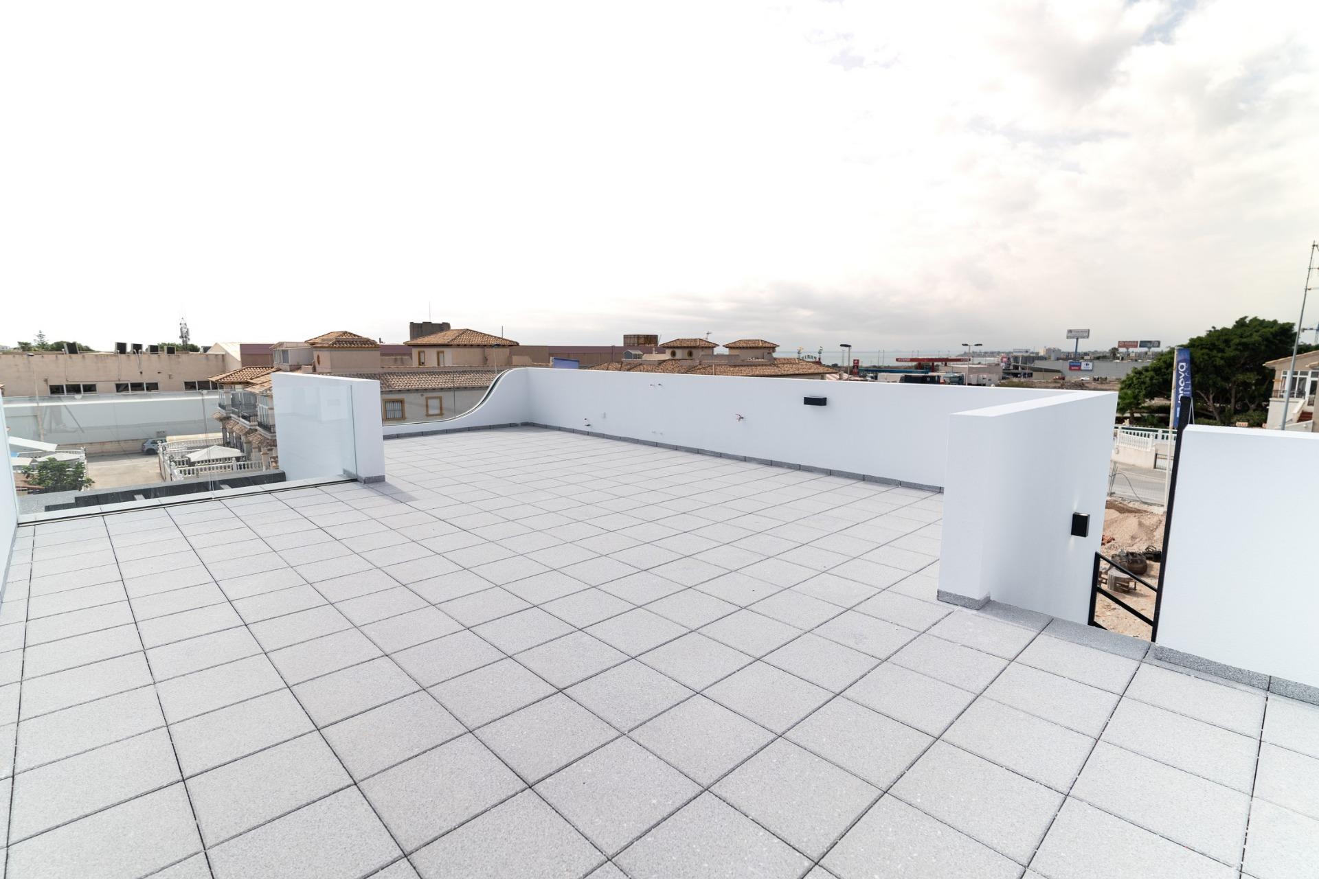 For sale - 4 Bedroom 3 Bathroom Villa in Orihuela Costa - Punta Prima  - Alicante