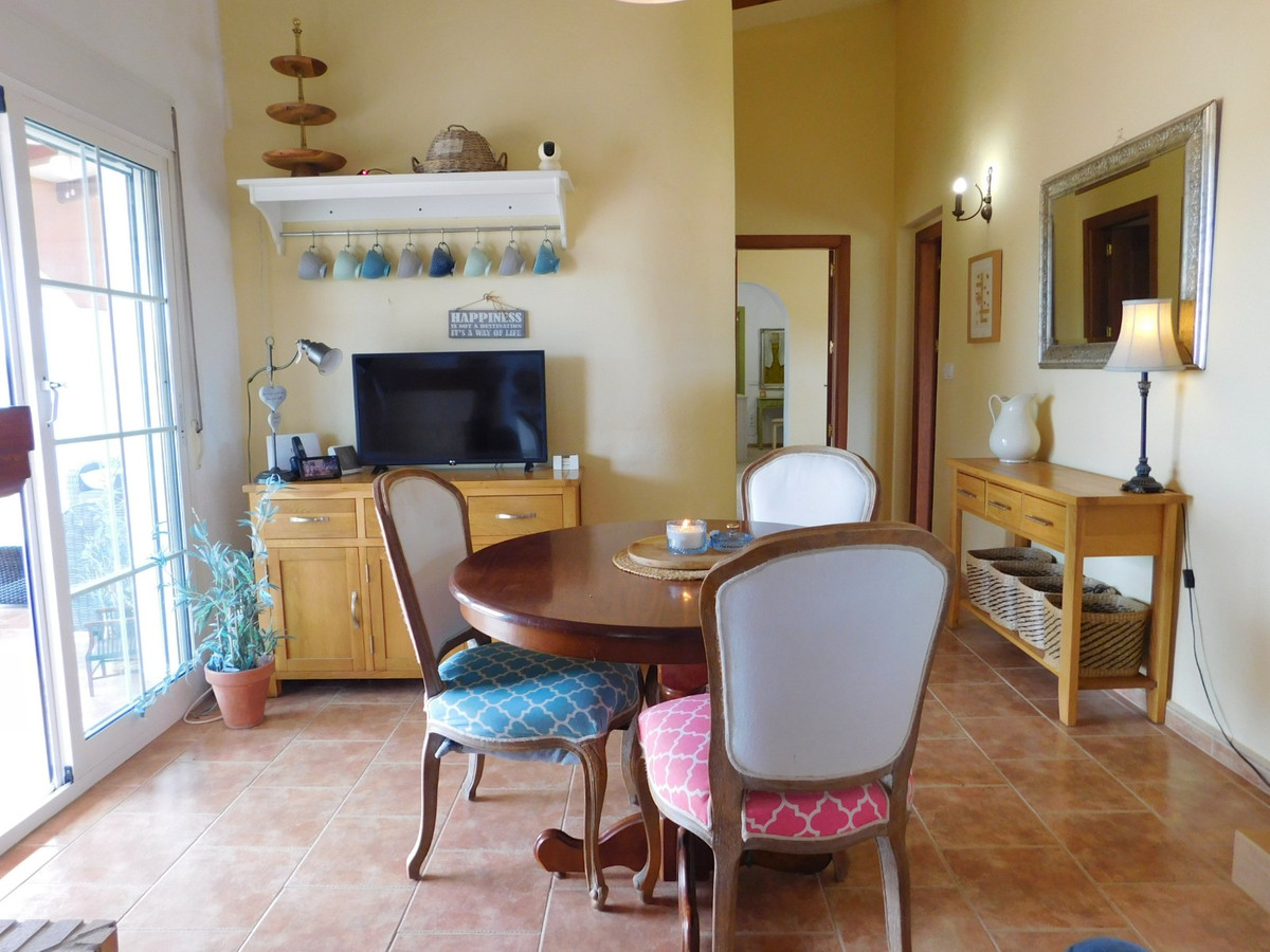 For sale - 3 Bedroom 2 Bathroom House - Detached Villa in Dolores - Dolores Centro  - Alicante