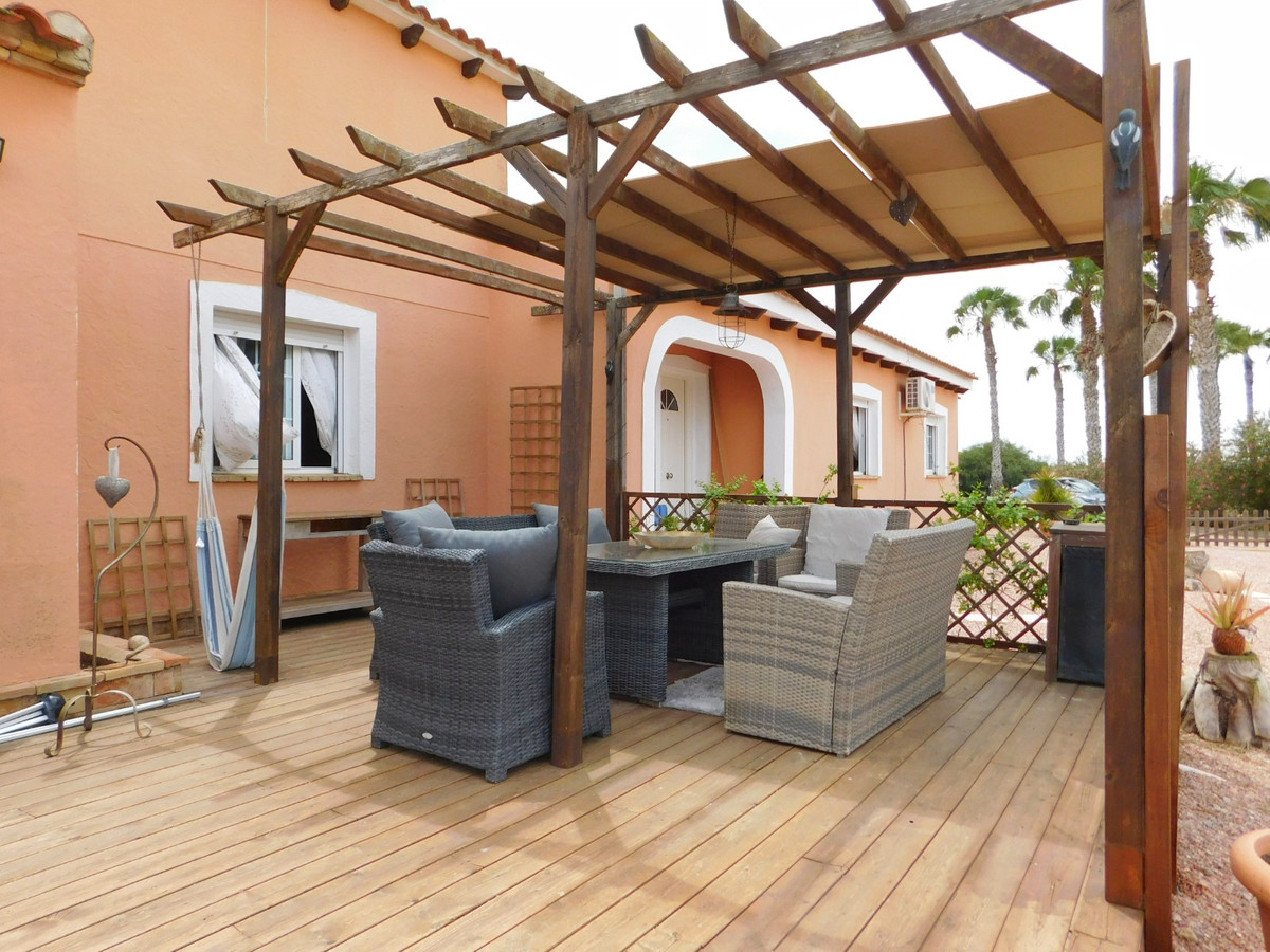 For sale - 3 Bedroom 2 Bathroom House - Detached Villa in Dolores - Dolores Centro  - Alicante