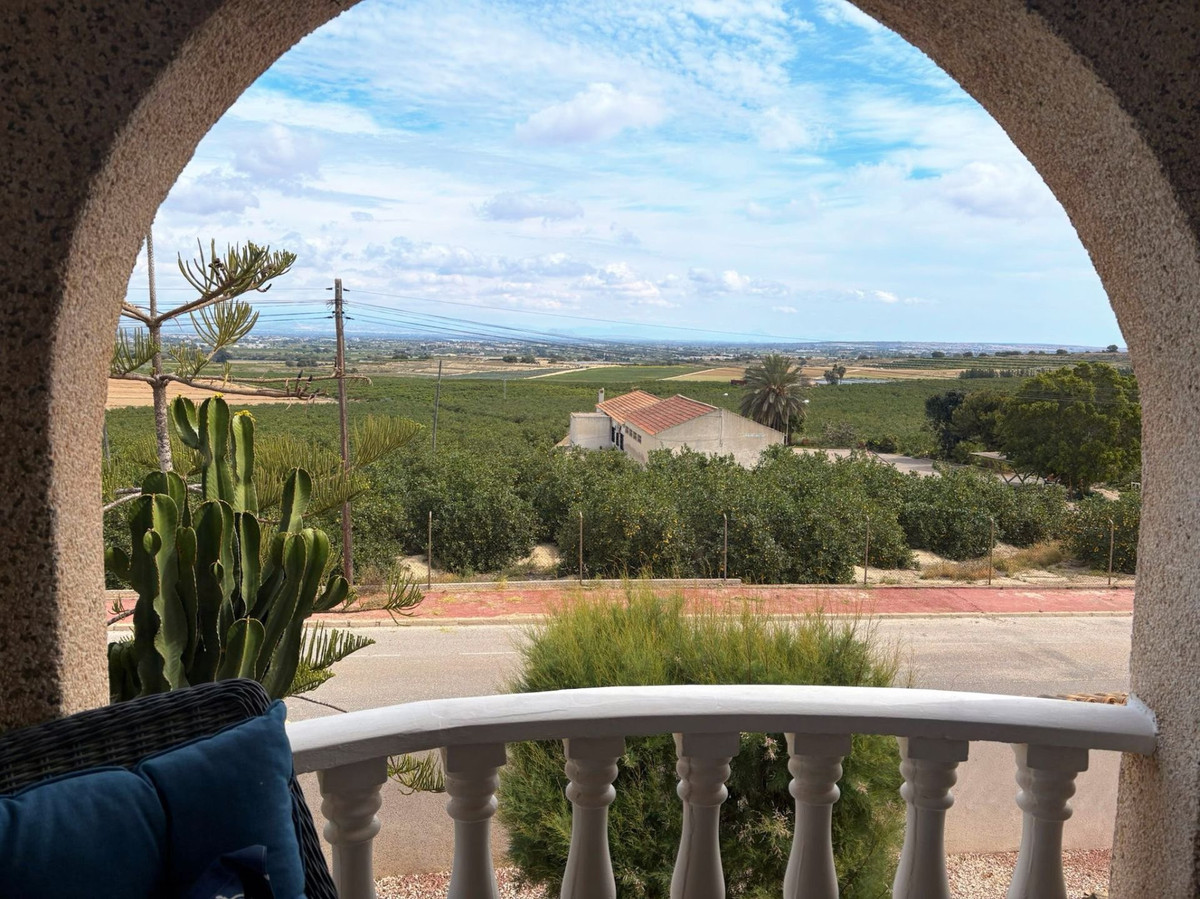 For sale - 5 Bedroom 4 Bathroom House - Detached Villa in Almoradi - Almoradi Centro  - Alicante