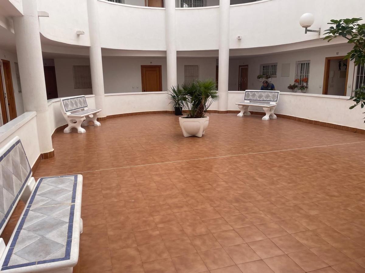 For sale - 2 Bedroom 1 Bathroom Apartment - Penthouse in Torrevieja - Torrevieja Centro  - Alicante
