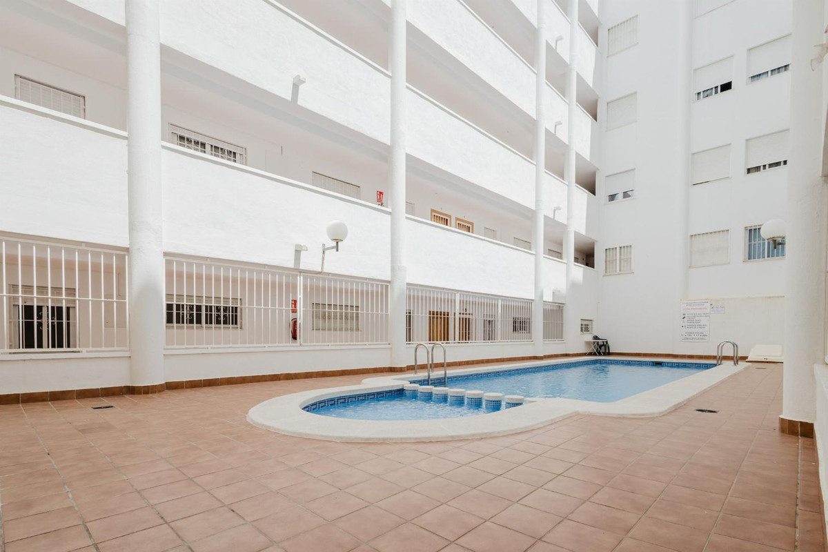 For sale - 2 Bedroom 1 Bathroom Apartment - Penthouse in Torrevieja - Torrevieja Centro  - Alicante