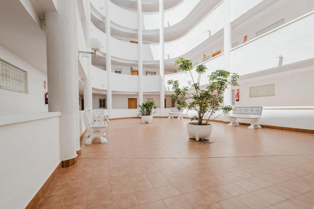 For sale - 2 Bedroom 1 Bathroom Apartment - Penthouse in Torrevieja - Torrevieja Centro  - Alicante