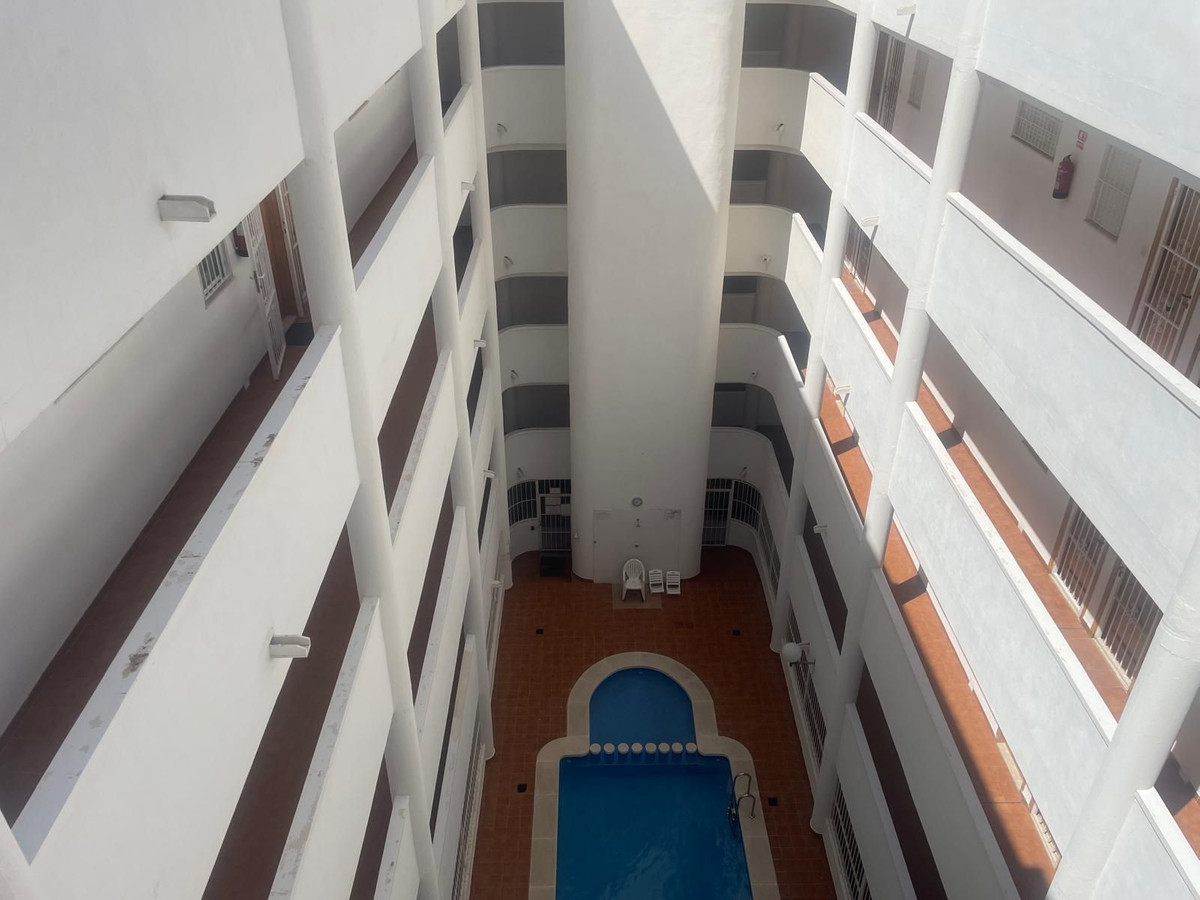 For sale - 2 Bedroom 1 Bathroom Apartment - Penthouse in Torrevieja - Torrevieja Centro  - Alicante