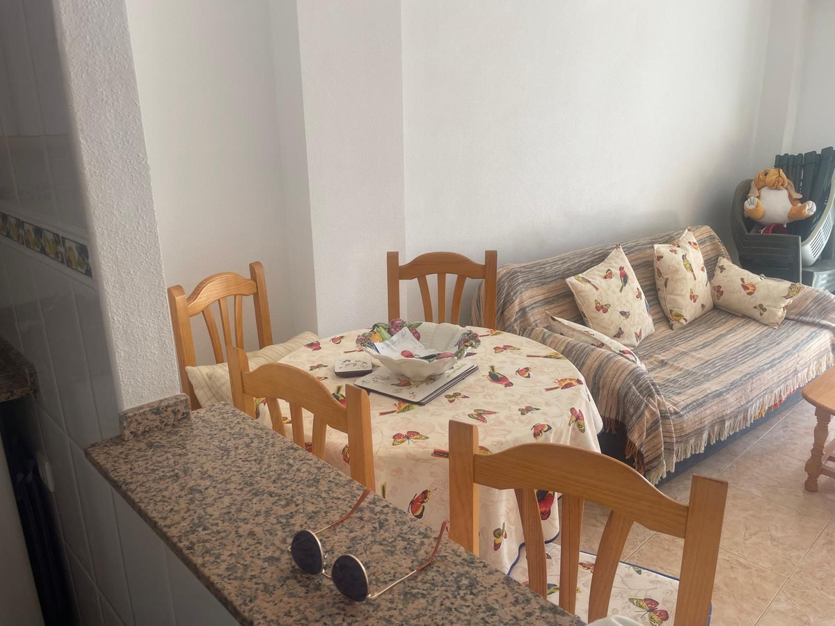 For sale - 2 Bedroom 1 Bathroom Apartment - Penthouse in Torrevieja - Torrevieja Centro  - Alicante